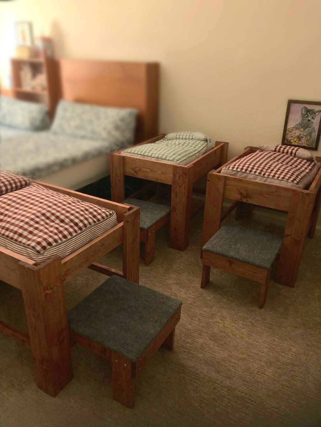"Max" Average Size Unfinished Wood Dog Bed Platform with Step